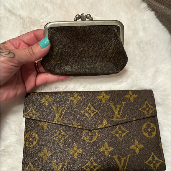 Louis Vuitton - Picture 8 of 13